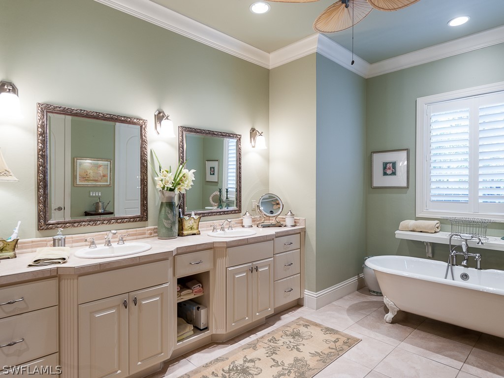 2282 Wulfert Road Sanibel, FL 33957 - Photo 24 of 35 Gallery Image 24