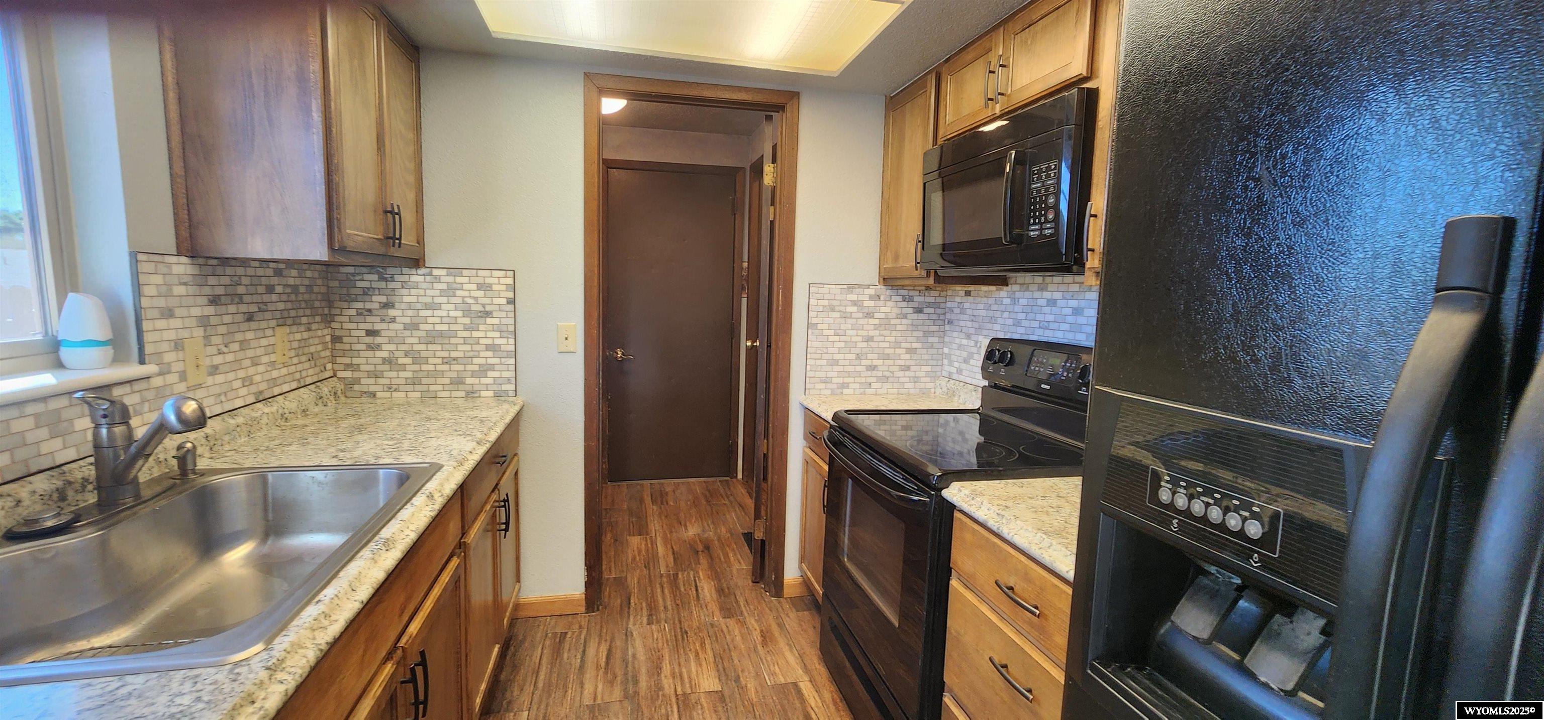 210 Mountain Road Rock Springs, WY 82901 - Photo 9 of 35