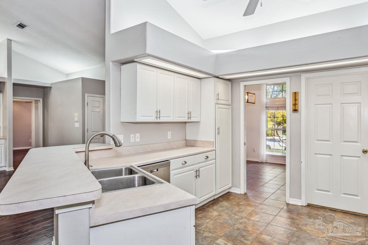887 Lexington Road Pensacola, FL 32514 - Photo 13 of 44 Gallery Image 13