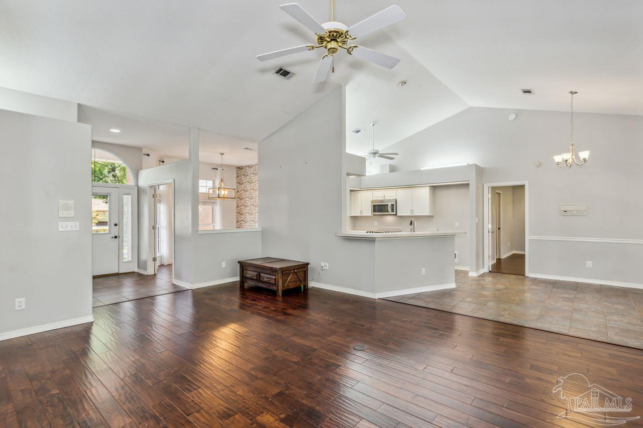 887 Lexington Road Pensacola, FL 32514 - Photo 10 of 44 Gallery Image 10