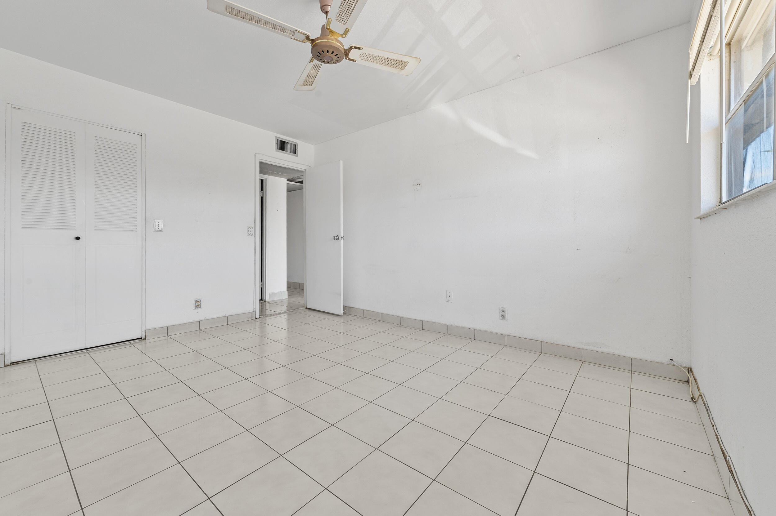 180 Saxony Circle Delray Beach, FL 33446 - Photo 32 of 60 dsc_7915