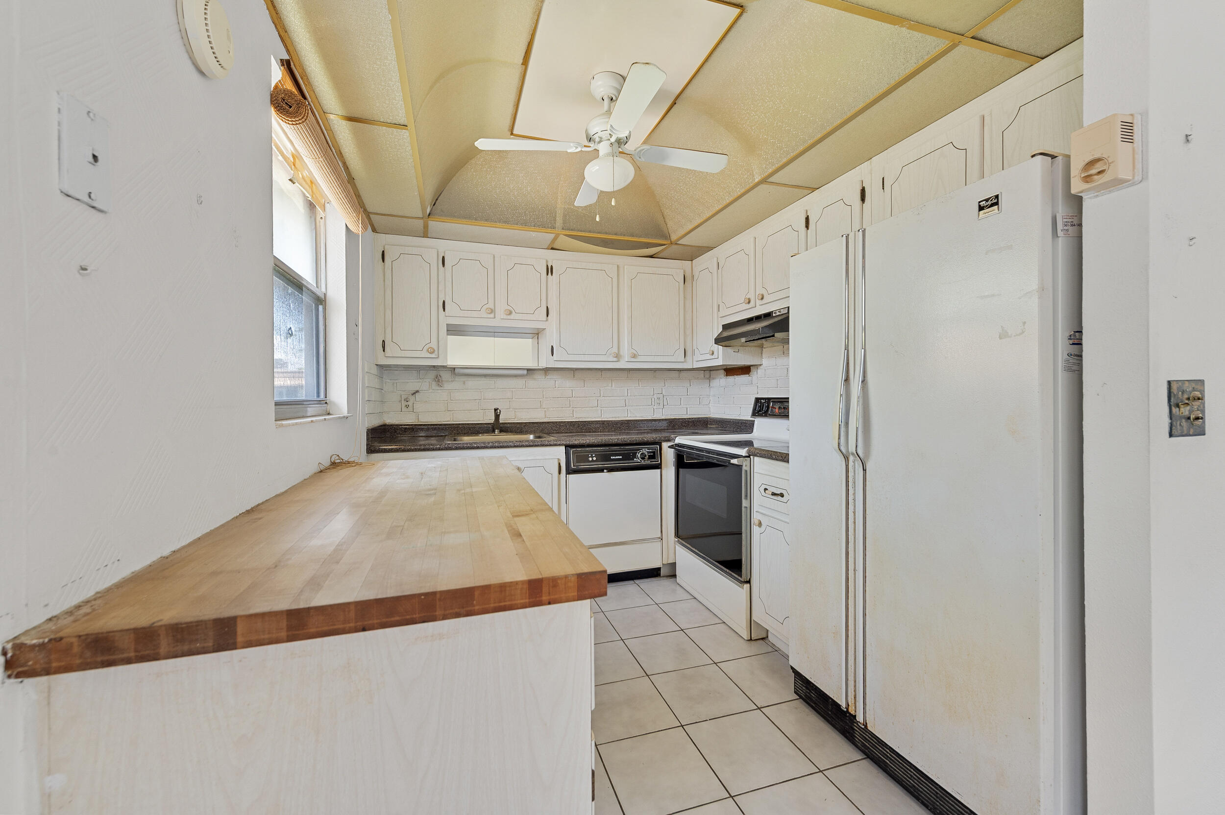 180 Saxony Circle Delray Beach, FL 33446 - Photo 10 of 60 dsc_7805