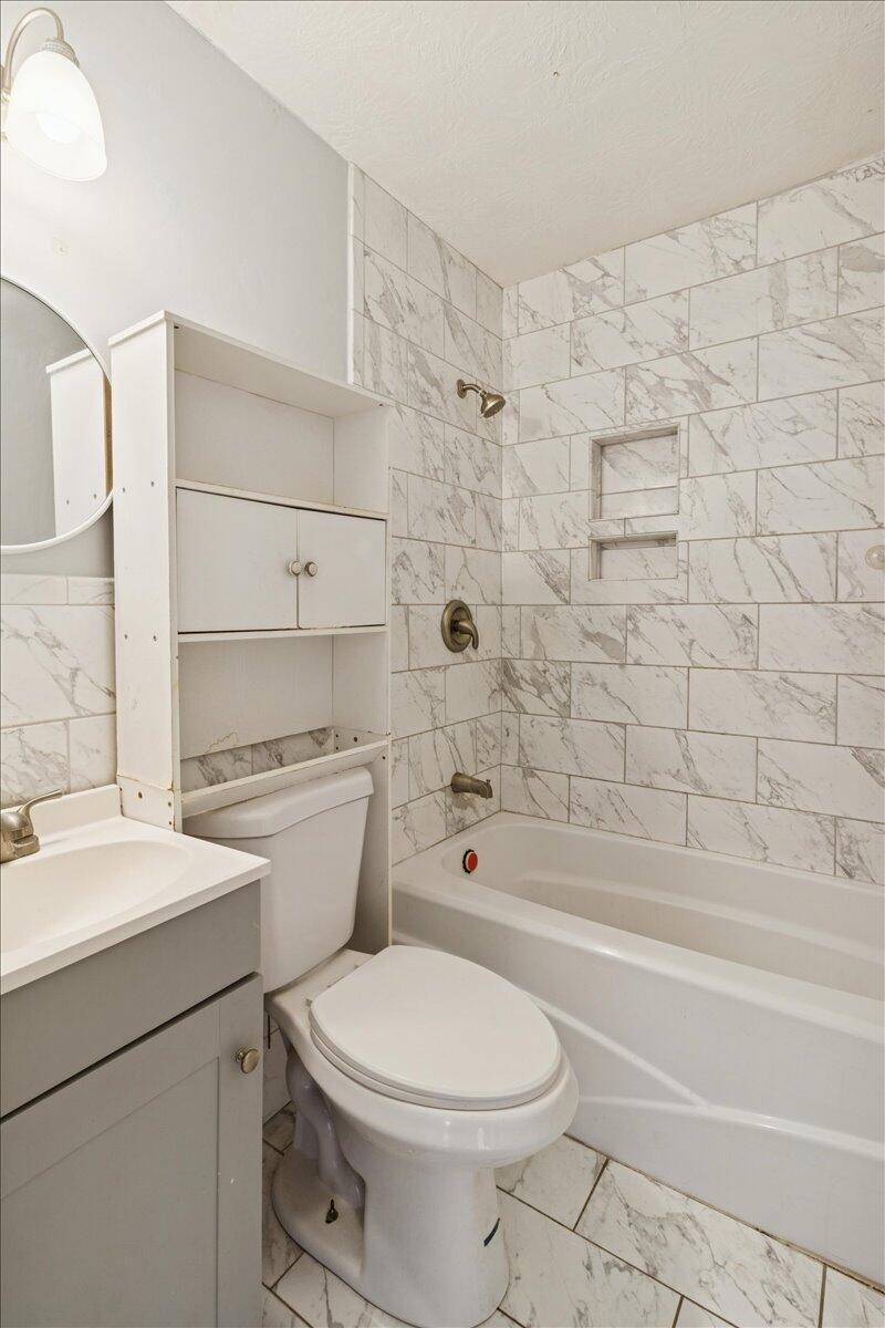 122 Kenmont Street Aiken, SC 29801 - Photo 17 of 20 17-Full Bathroom