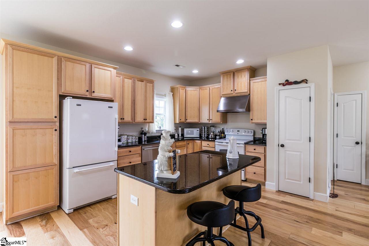 267 Sleepy River Road Simpsonville, SC 29681 - Photo 14 of 32 Gallery Image 14