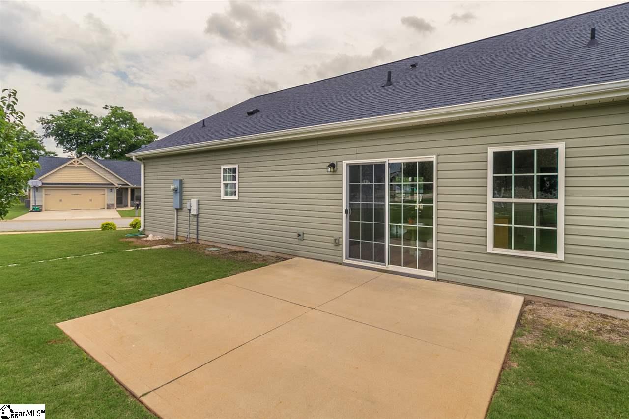267 Sleepy River Road Simpsonville, SC 29681 - Photo 8 of 32 Gallery Image 8