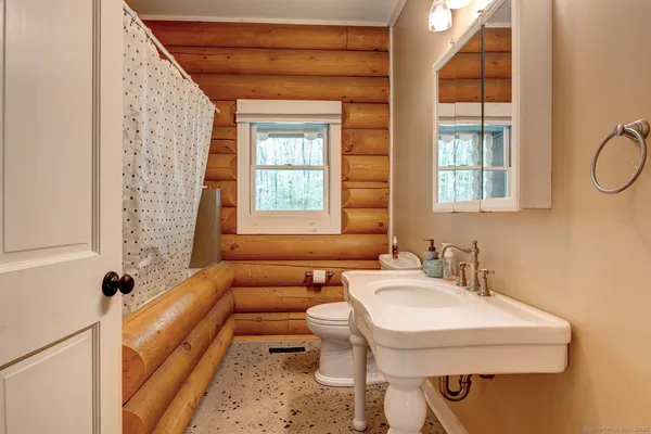 $694,900 | 204 Old Blue Hills Road, Durham, CT 06422