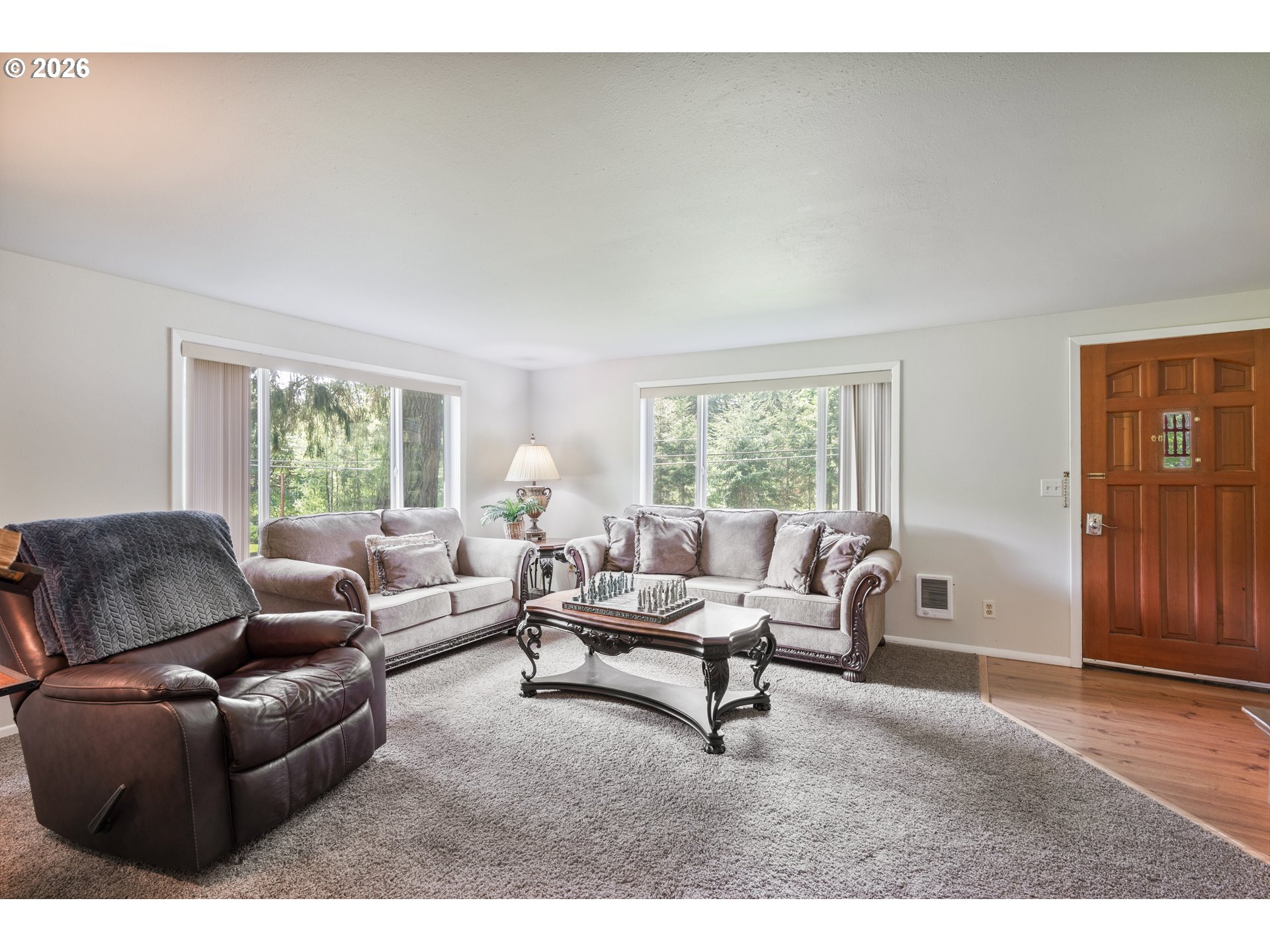 1304 Coal Creek Road Longview, WA 98632 - Photo 44 of 44 a living room with furniture and a window