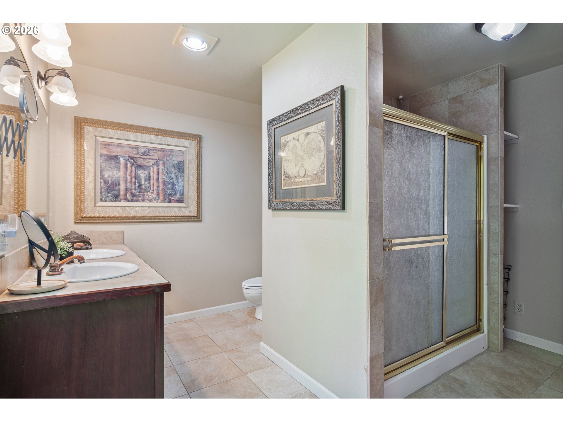 1304 Coal Creek Road Longview, WA 98632 - Photo 10 of 44 a bathroom with a sink mirror and a toilet