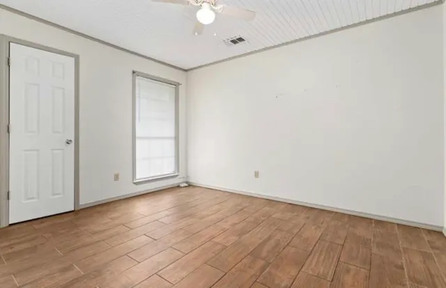 $1,600 | 245 East Smith Street, Sour Lake, TX 77659