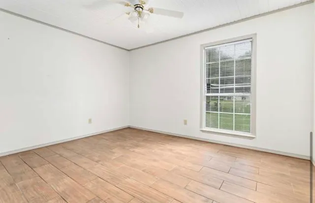 $1,600 | 245 East Smith Street, Sour Lake, TX 77659