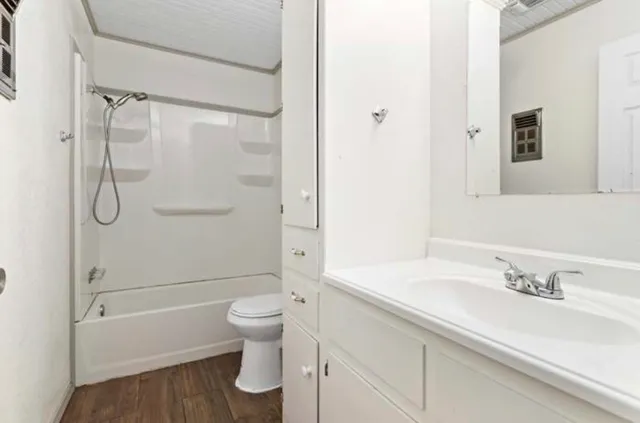 $1,600 | 245 East Smith Street, Sour Lake, TX 77659