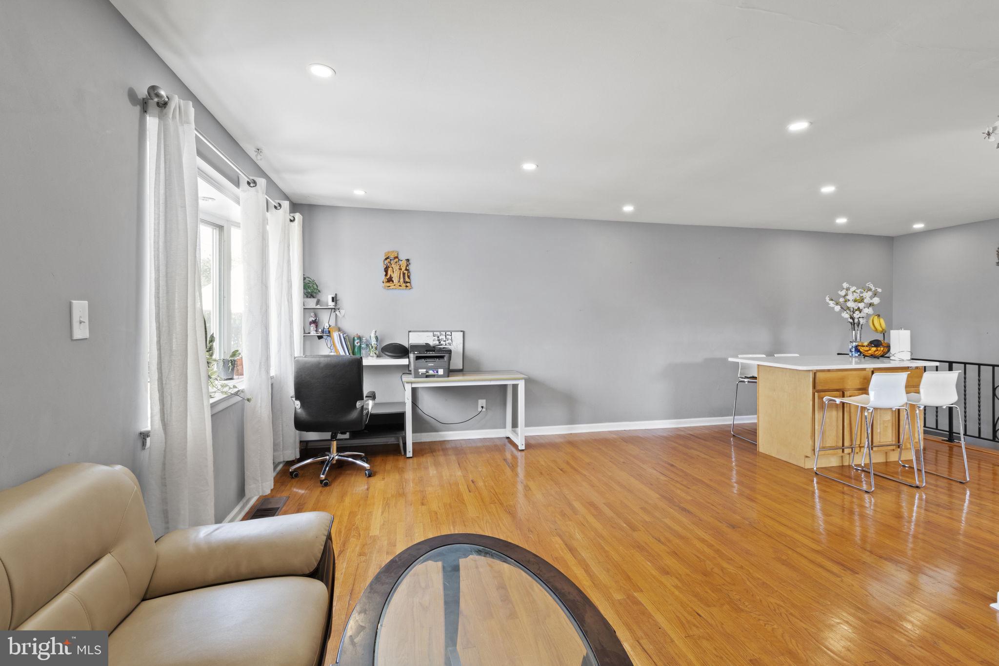 9825 Dungan Road Philadelphia, PA 19115 - Photo 2 of 20 Gallery Image 2
