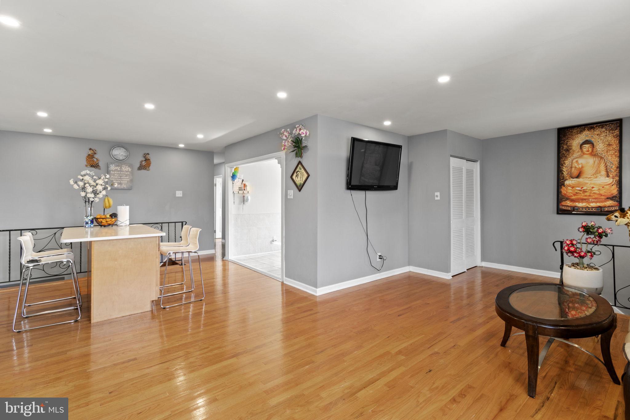 9825 Dungan Road Philadelphia, PA 19115 - Photo 6 of 20 Gallery Image 6