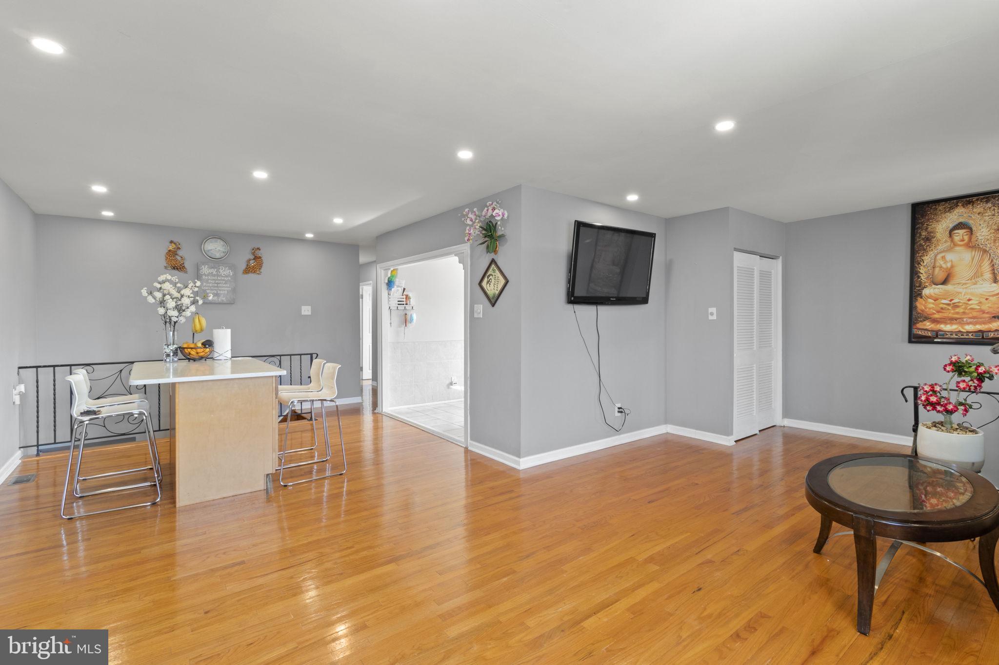 9825 Dungan Road Philadelphia, PA 19115 - Photo 7 of 20 Gallery Image 7