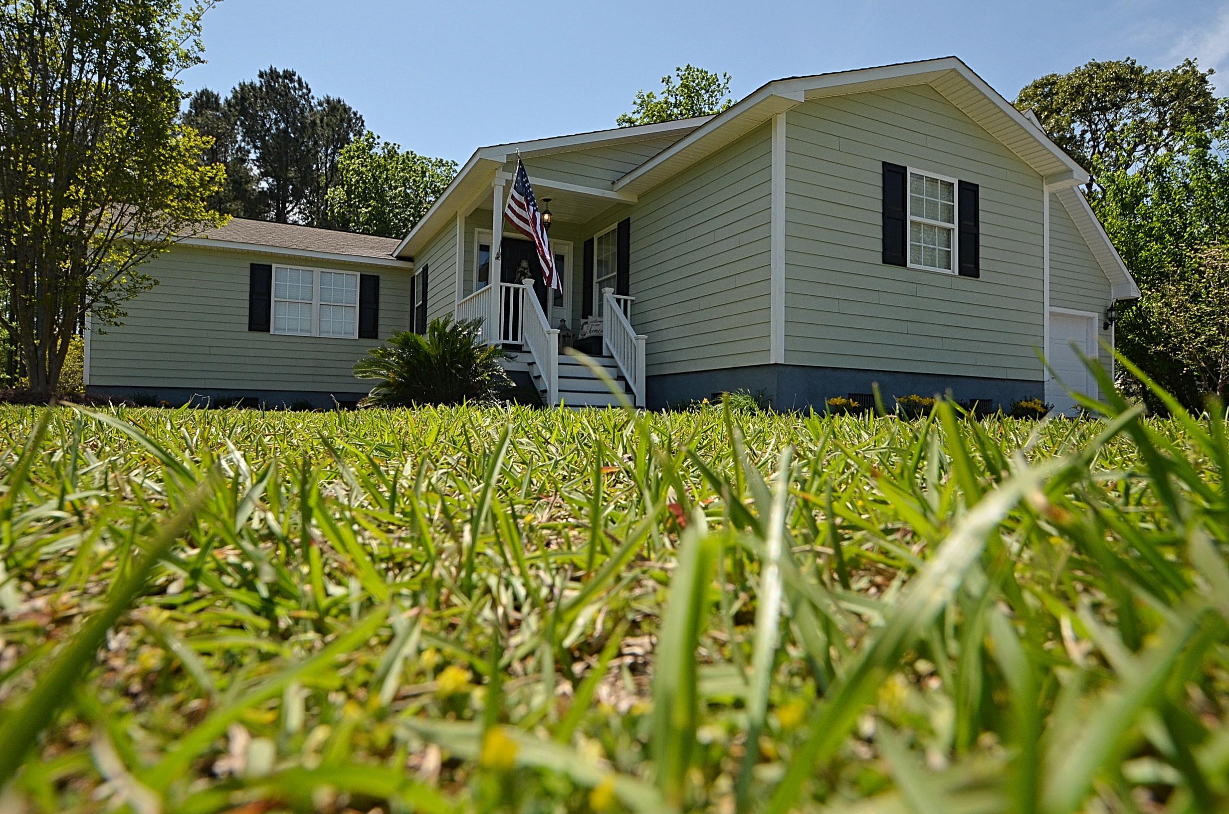 841 Fauling Road St. Stephen, SC 29479 - Photo 5 of 60 841FaulingRdgrass