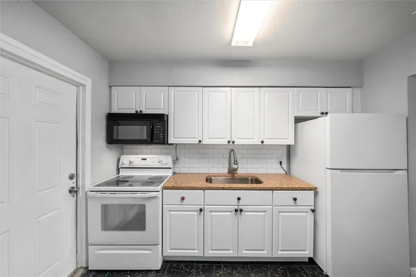 $1,650 | 4123 18th Place, Unit 4123, Vero Beach, FL 32960