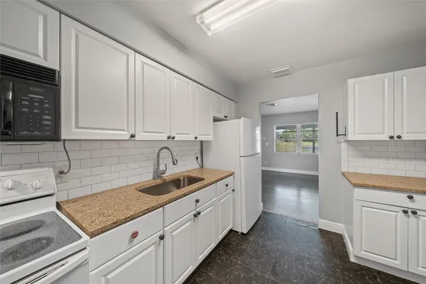 $1,650 | 4123 18th Place, Unit 4123, Vero Beach, FL 32960