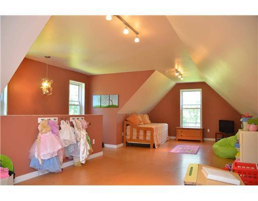 48 Litchfield Road Freeport, ME 04032 - Photo 20 of 25 Den/Family/Great Room.