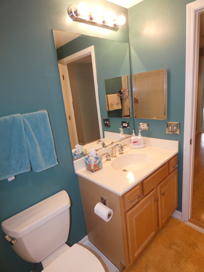 1761 Pavilion Way, Unit 301 Park Ridge, IL 60068 - Photo 16 of 36