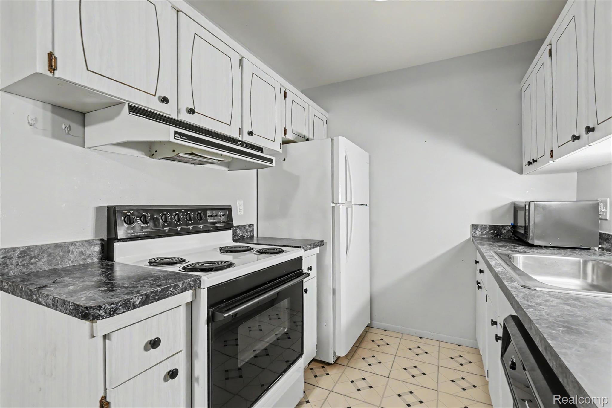 26730 Joy Road Redford, MI 48239 - Photo 15 of 27 15.jpg