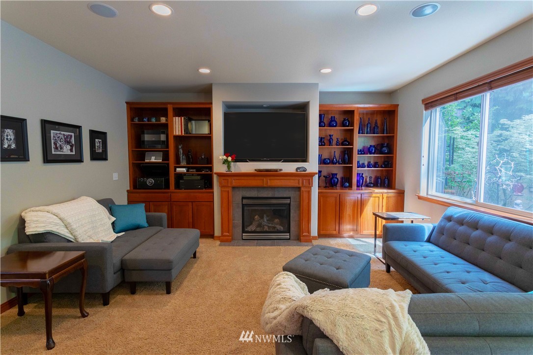 18727 13th Drive Southeast Bothell, WA 98012 - Photo 9 of 25 Gallery Image 9