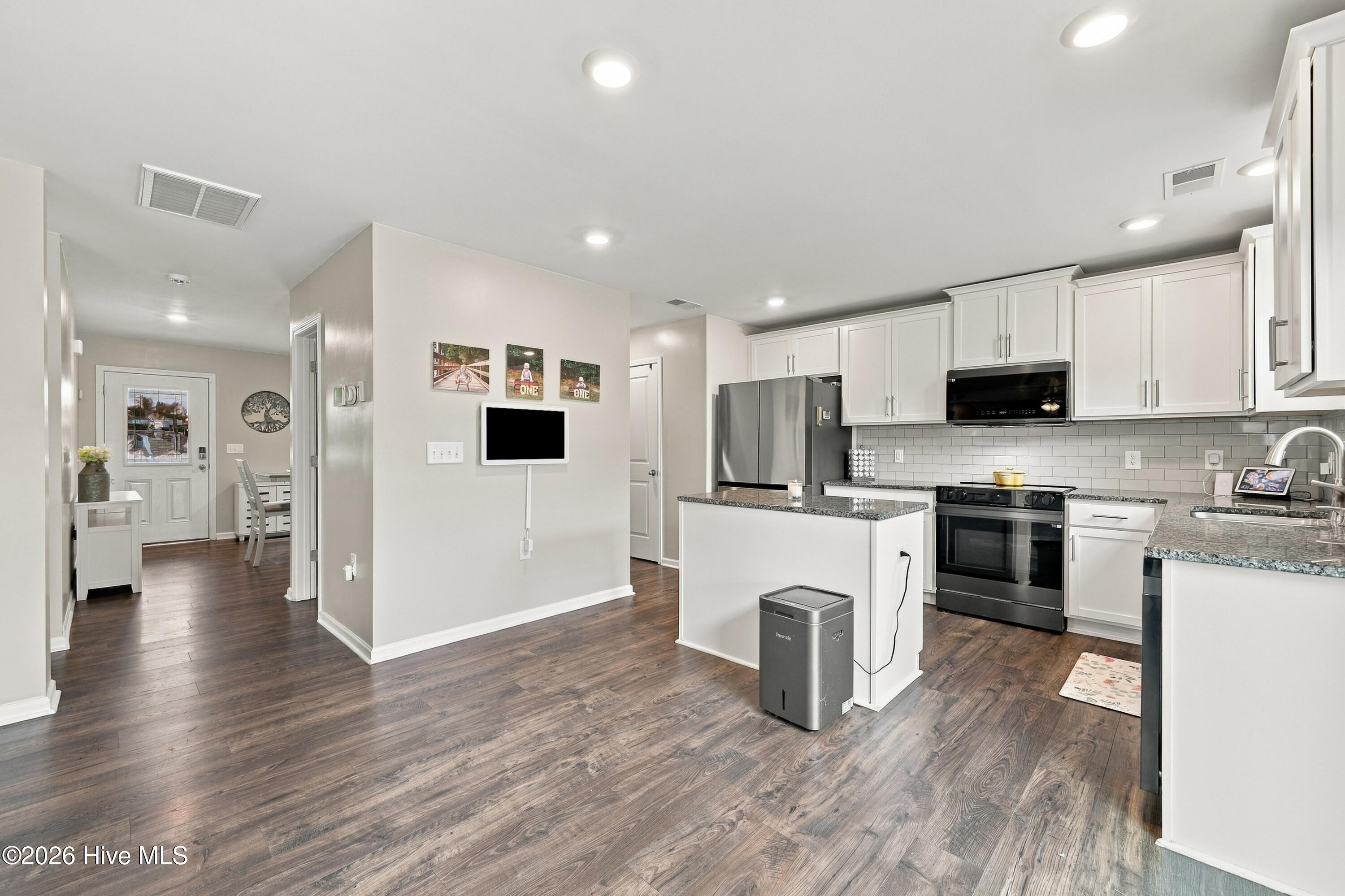 414 Frida Road New Bern, NC 28560 - Photo 15 of 54 Kitchen