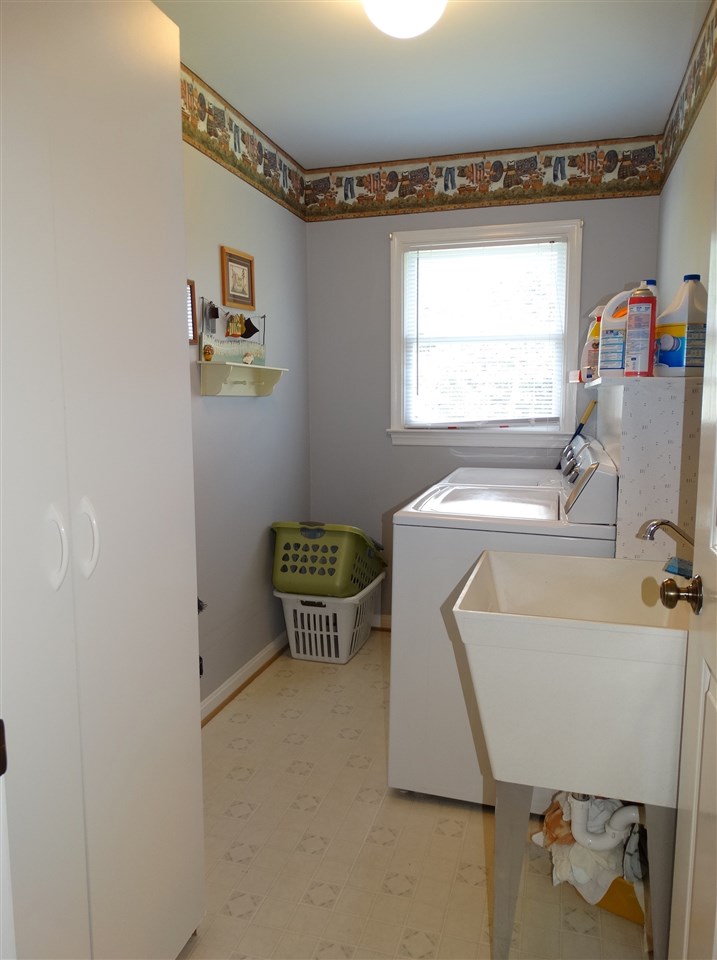 324 Good Hope Church Road Aroda, VA 22709 - Photo 28 of 32 a room with a window bed and couch