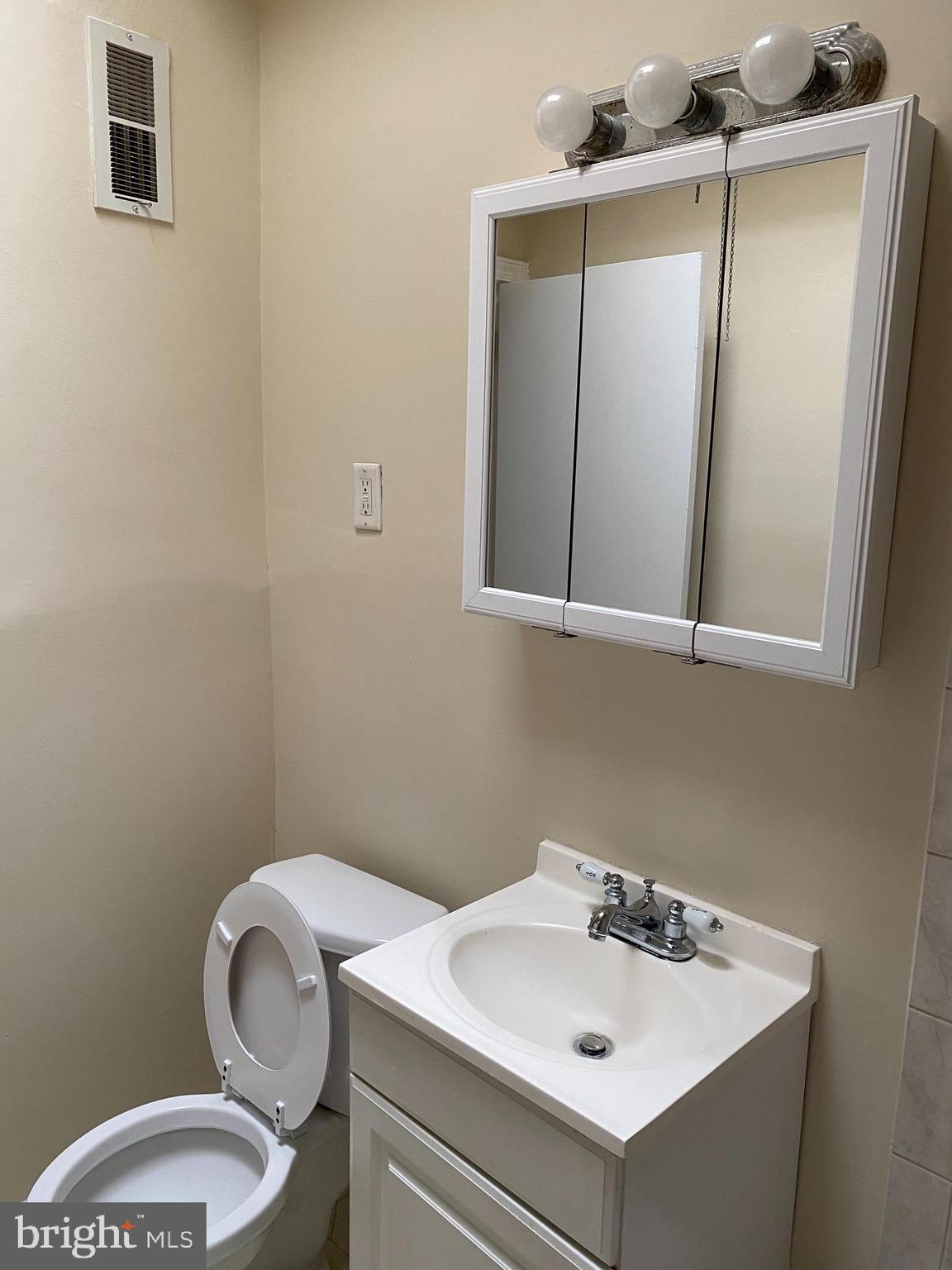 1044 Flanders Road Philadelphia, PA 19151 - Photo 22 of 44 Gallery Image 22