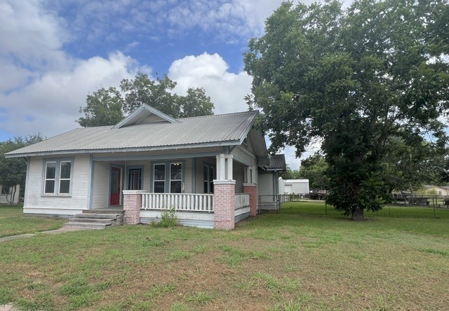 115 Summit Street Schulenburg, TX 78956 - Photo 2 of 31