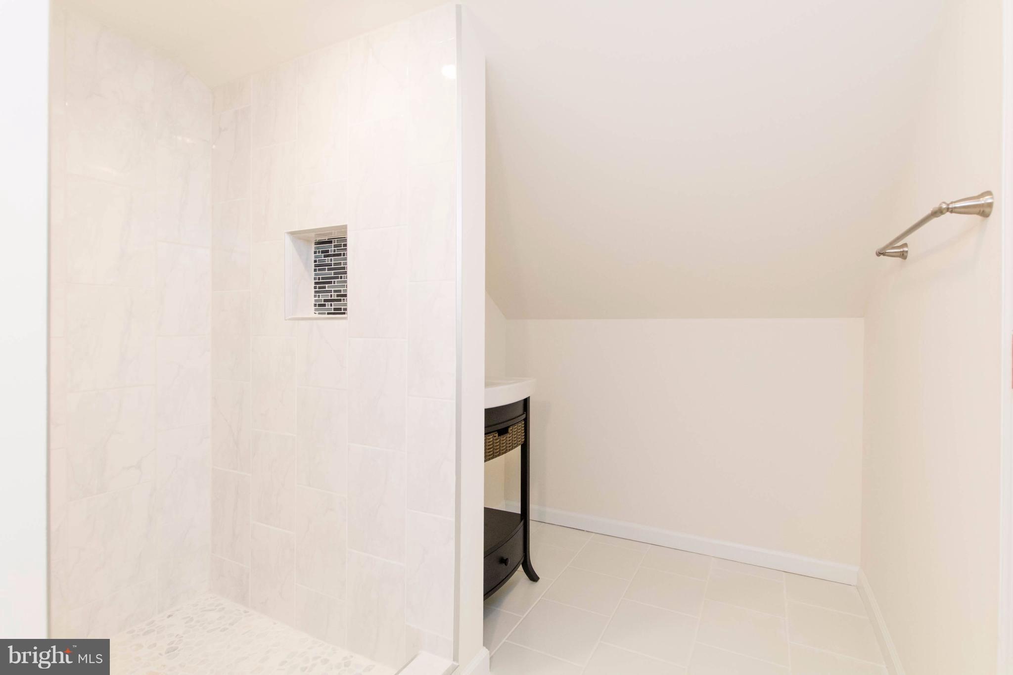 7611 Poplar Road Baltimore, MD 21222 - Photo 17 of 21 Bath