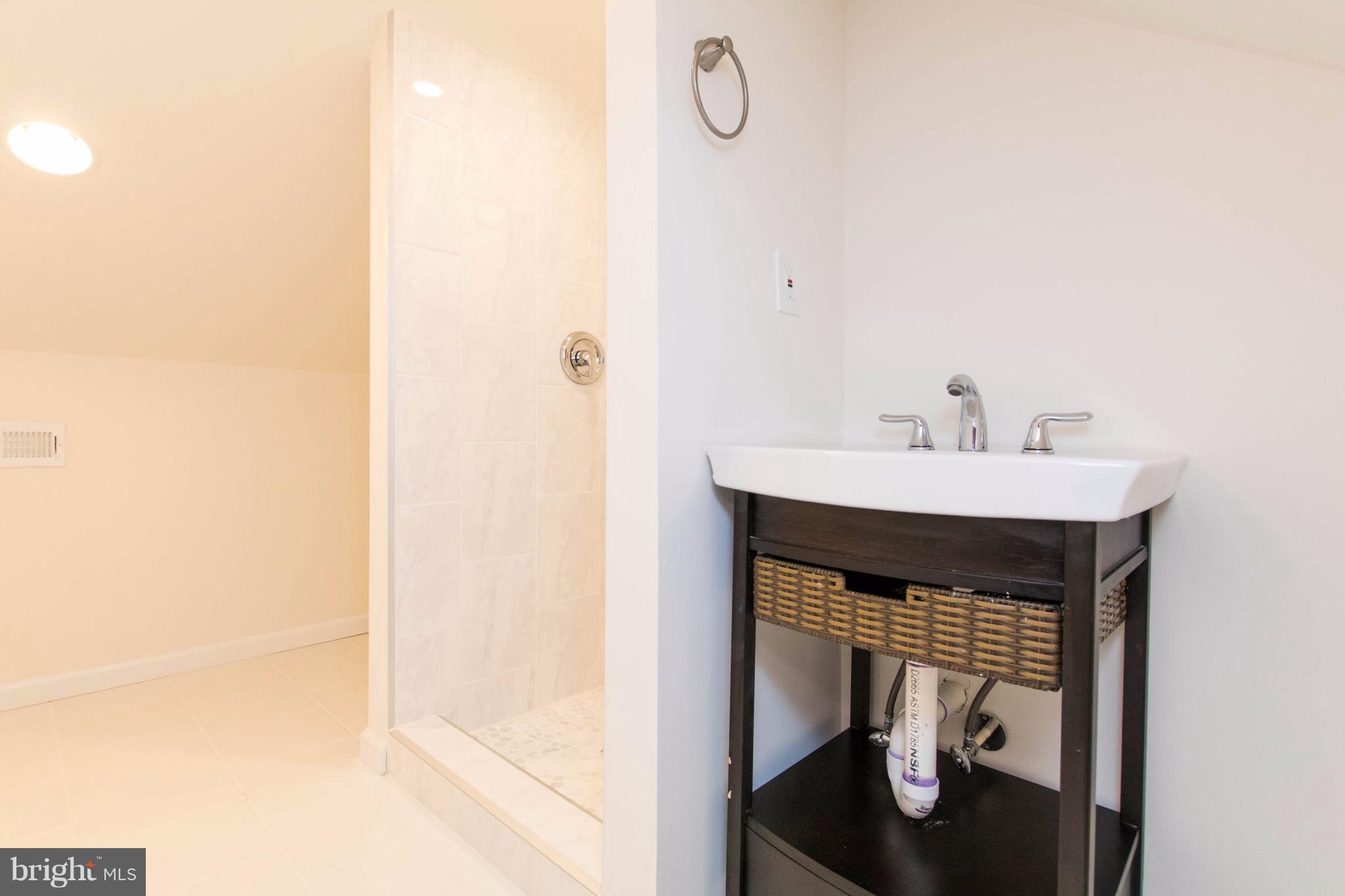 7611 Poplar Road Baltimore, MD 21222 - Photo 18 of 21 Bath