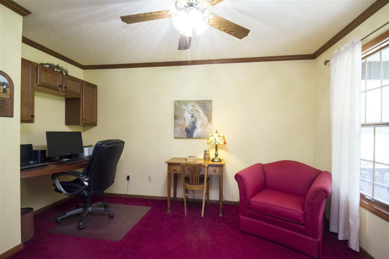 8228 Wheelock Road Fort Wayne, IN 46835 - Photo 10 of 36
