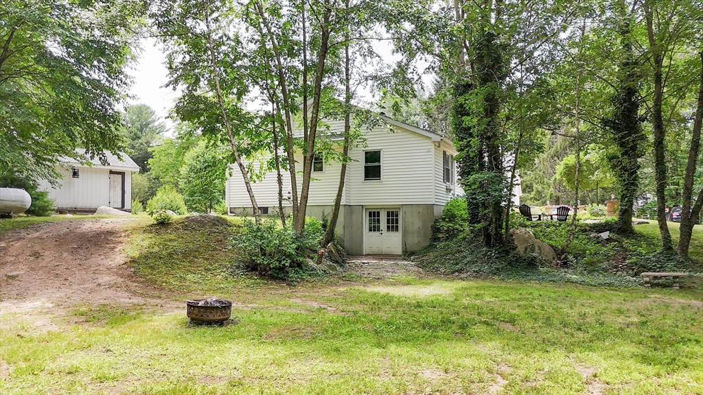 90 Maple Street Douglas, MA 01516 - Photo 3 of 32 Gallery Image 3