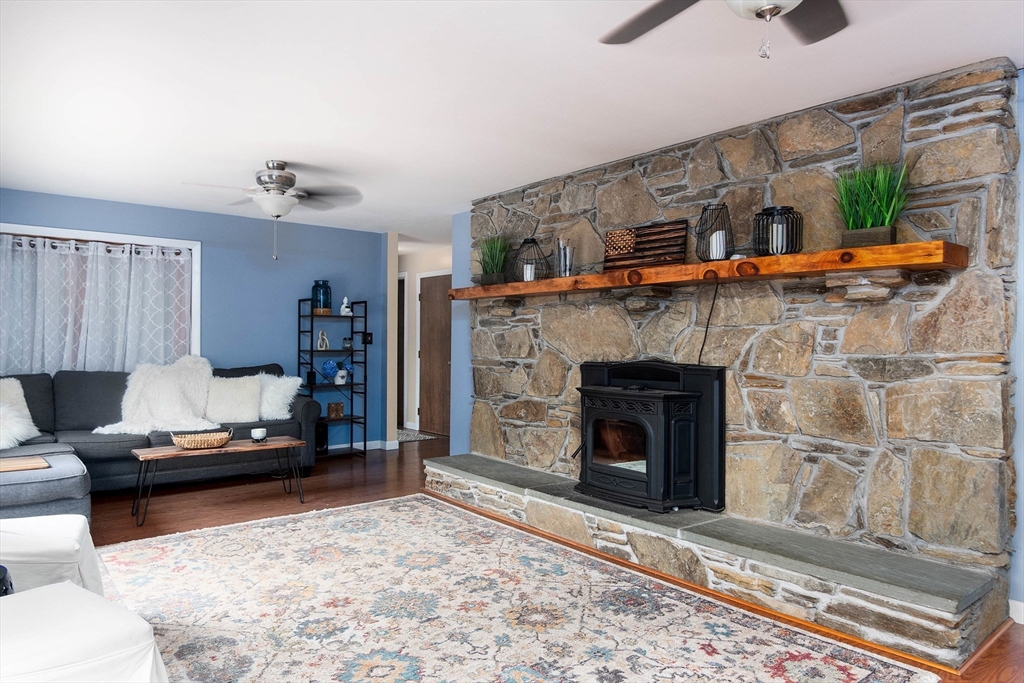 90 Maple Street Douglas, MA 01516 - Photo 10 of 32 Gallery Image 10