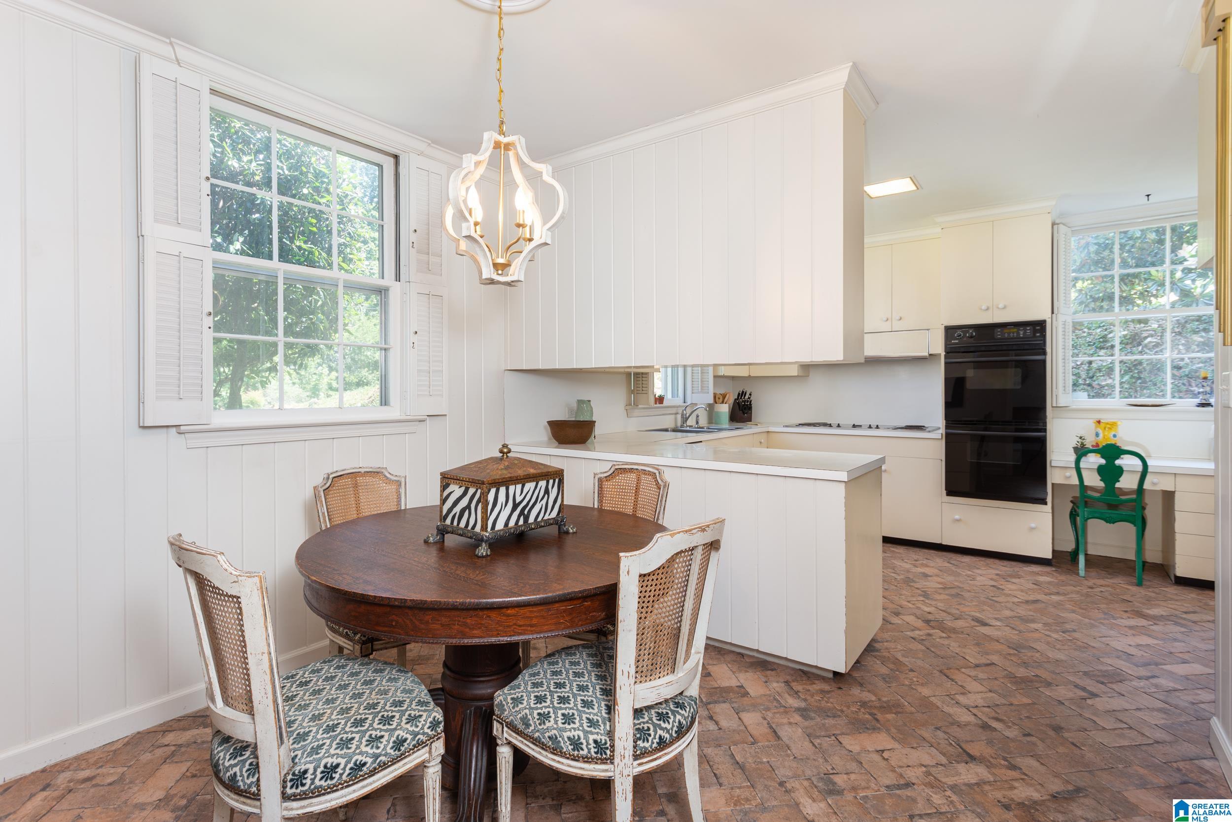531 Hillyer High Road Anniston, AL 36207 - Photo 6 of 40