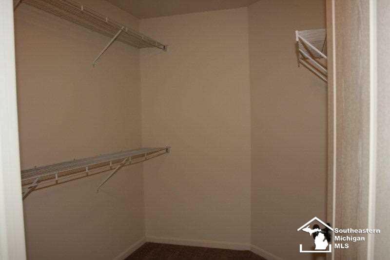 9421 Maple Ridge Drive Newport, MI 48166 - Photo 18 of 24 20437546-17.JPG