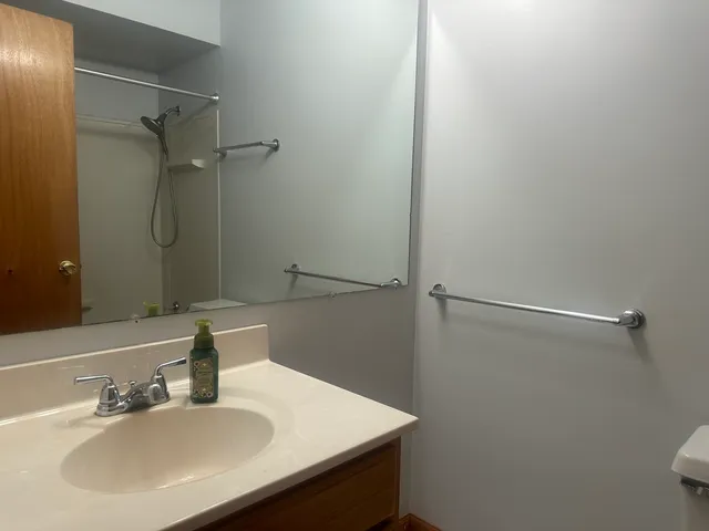 $189,900 | 19539 116th Avenue, Unit B, Mokena, IL 60448