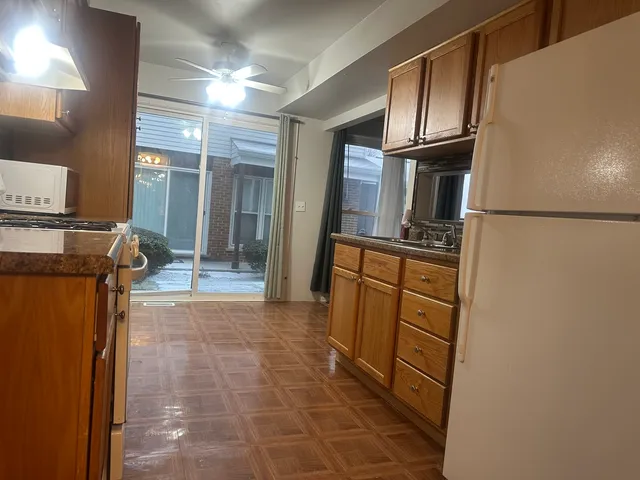 $189,900 | 19539 116th Avenue, Unit B, Mokena, IL 60448