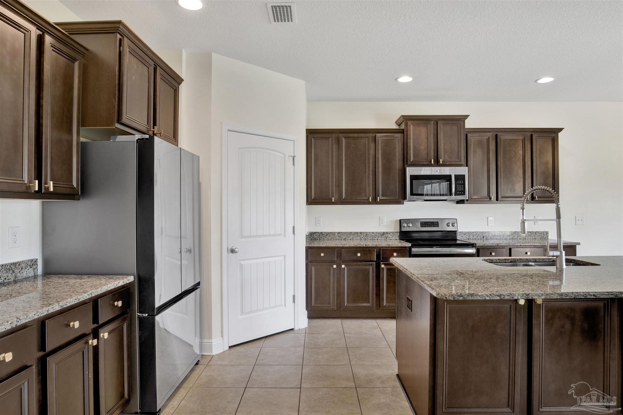 4738 Felicity Lane Pace, FL 32571 - Photo 13 of 33