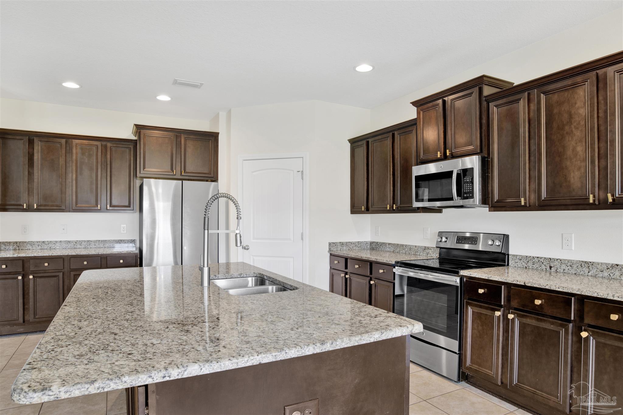 4738 Felicity Lane Pace, FL 32571 - Photo 4 of 33