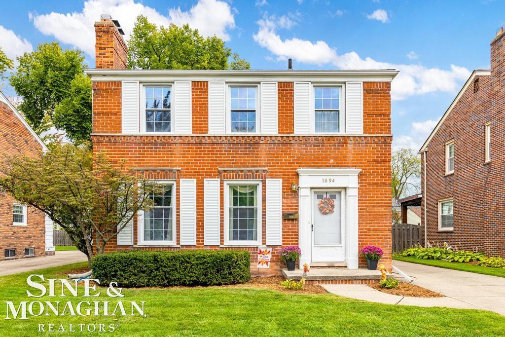 1694 Newcastle Road Grosse Pointe, MI 48236 - Photo 1 of 41 50124791.JPG