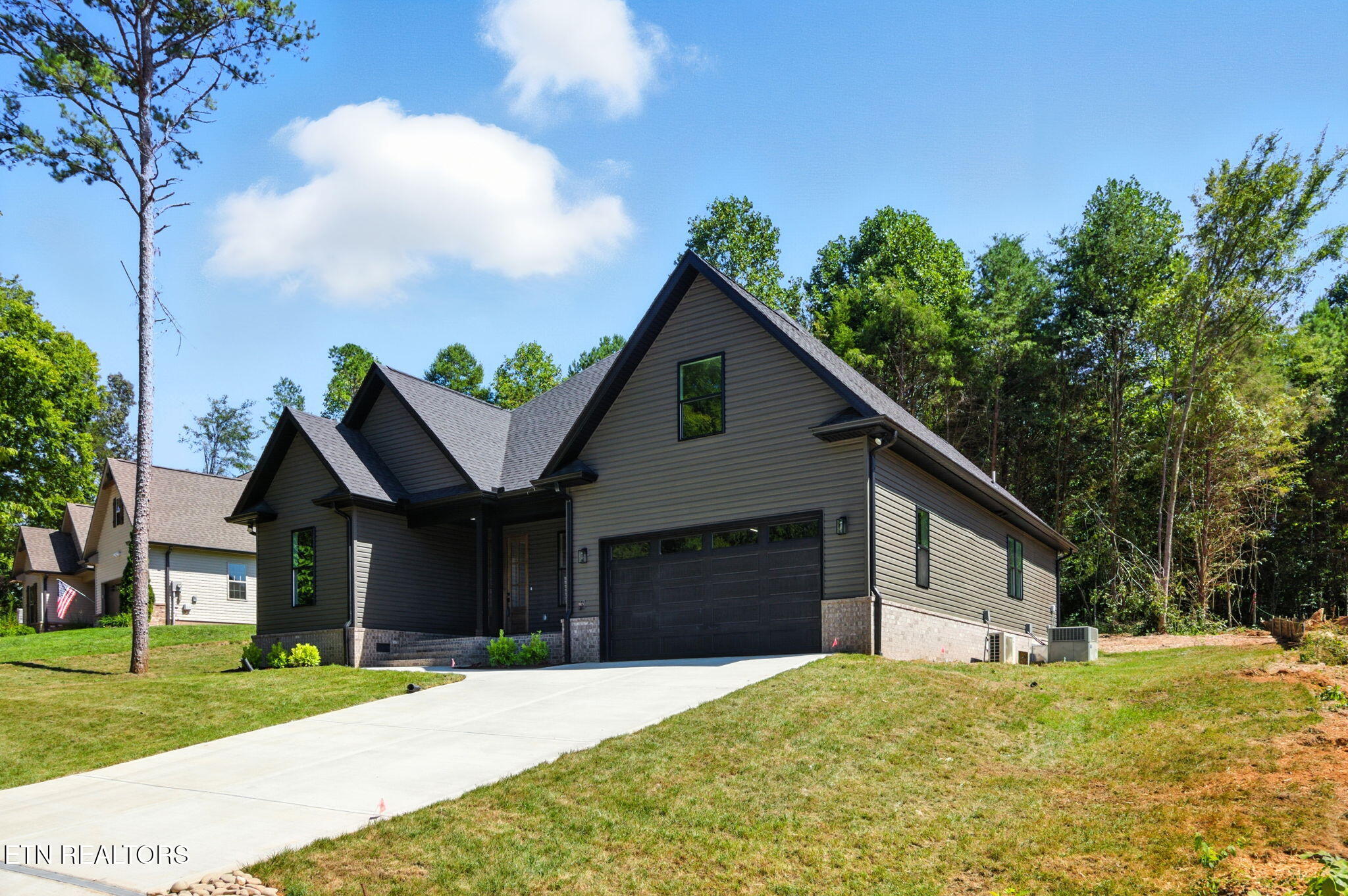 121 Inagehi Way Loudon, TN 37774 - Photo 2 of 38 2-web-or-mls-DZ3A2678