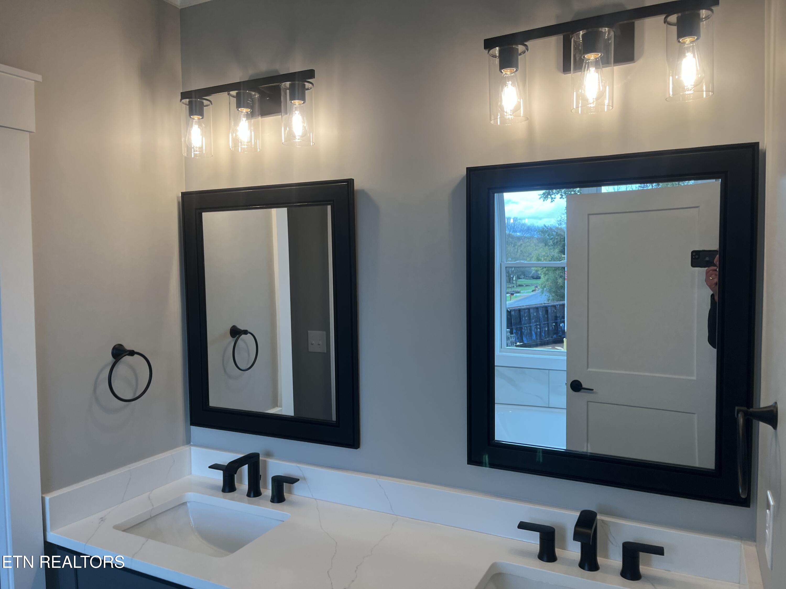 121 Inagehi Way Loudon, TN 37774 - Photo 25 of 38 IMG_5495