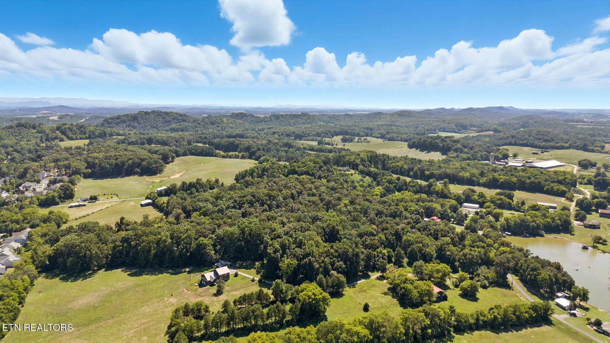 121 Inagehi Way Loudon, TN 37774 - Photo 37 of 38 40-web-or-mls-DJI_0471