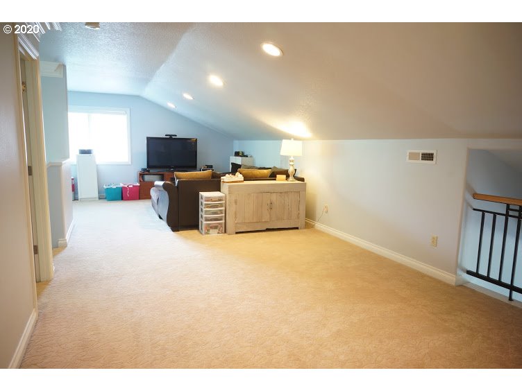 4813 Northwest Highpoint Drive Camas, WA 98607 - Photo 8 of 22 Gallery Image 8