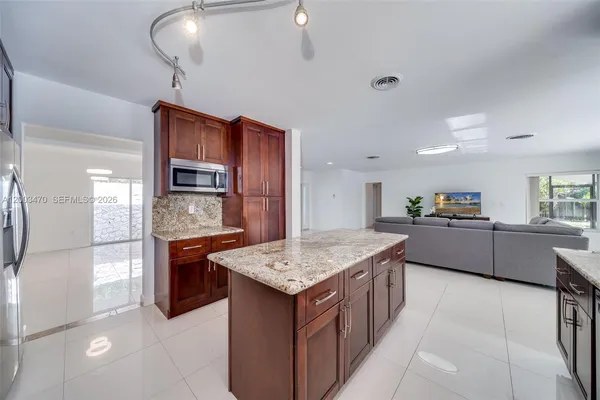 $1,590,000 | 13100 Southwest 81st Avenue, Pinecrest, FL 33156