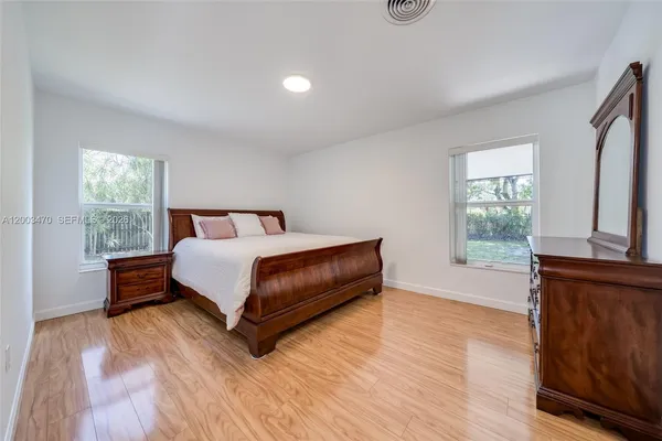 $1,590,000 | 13100 Southwest 81st Avenue, Pinecrest, FL 33156