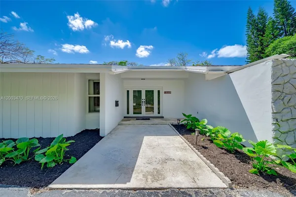 $1,590,000 | 13100 Southwest 81st Avenue, Pinecrest, FL 33156