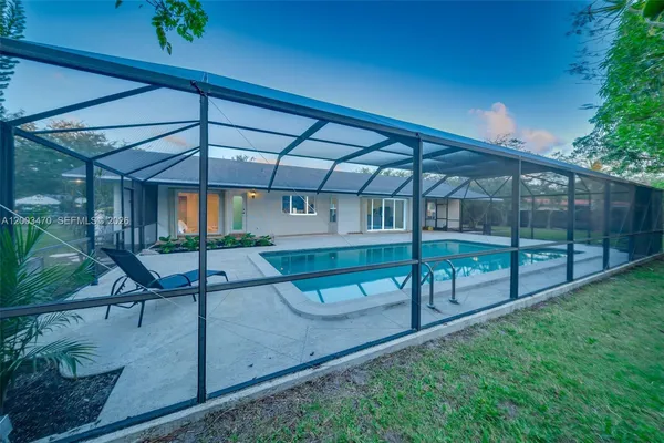 $1,590,000 | 13100 Southwest 81st Avenue, Pinecrest, FL 33156