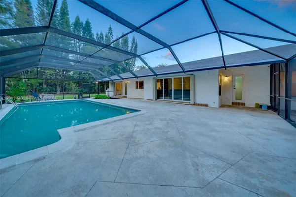 $1,590,000 | 13100 Southwest 81st Avenue, Pinecrest, FL 33156
